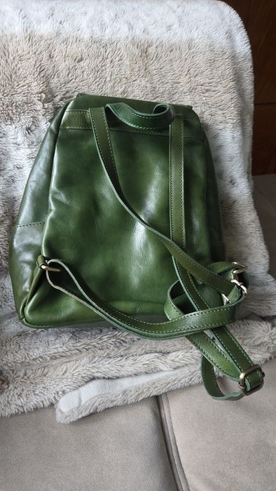 Раница Vera Italy естествена кожа в невероятен смарагдов цвят!