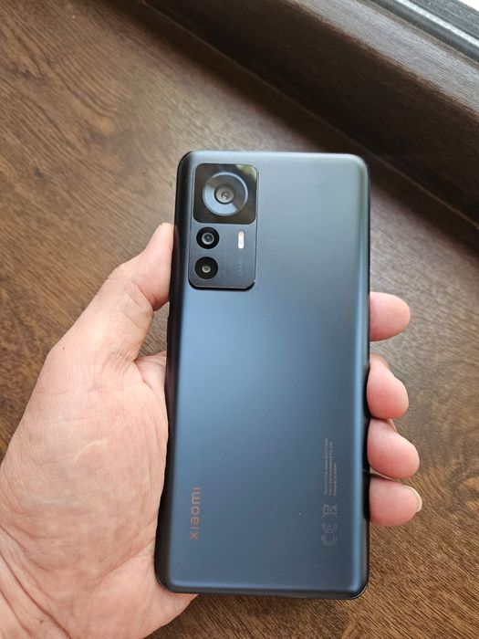 Xiaomi 12  отличном состоянии экран 120гц омалед