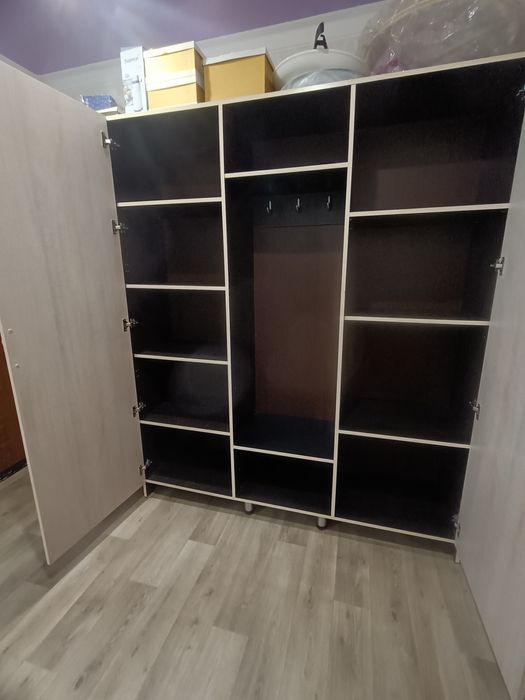 Продам шкаф прихожку