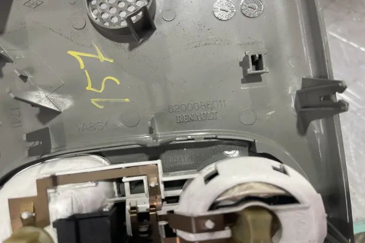 Lampa plafon fata 8200086011 Renault Clio 2002 1.5 dCi MT (65 hp)