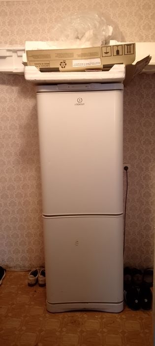 Продам холодильник