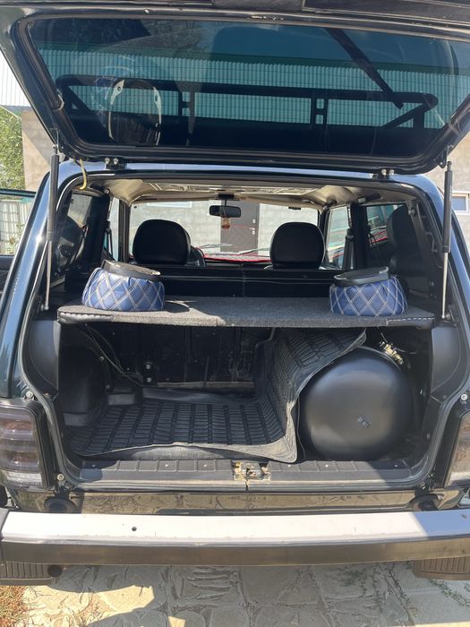 Прадом NIVA 4x4.