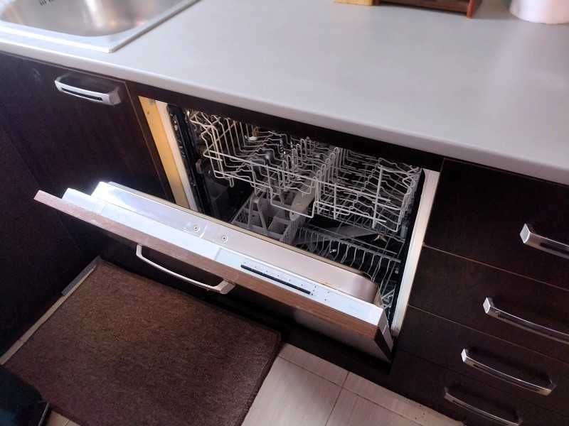 Дава се под наем Тристаен апартамент в Варна, Базар Левски - 90 кв.м за 765 € - Снимка #7