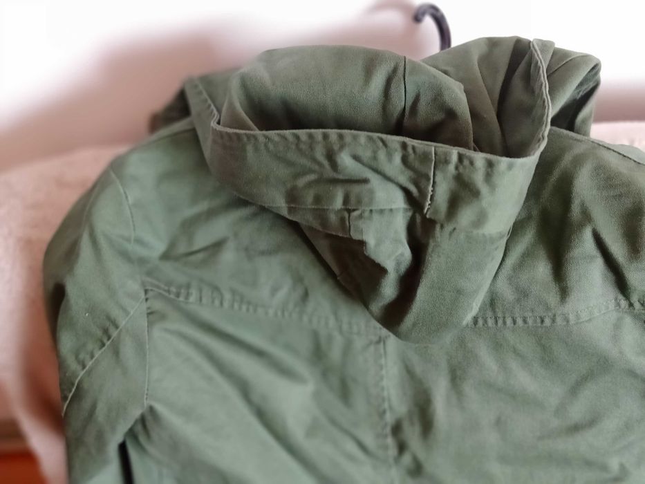 Яке есенно -пролетно.Женско.