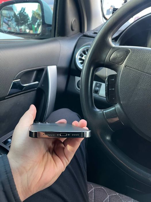 Iphone 12 pro max sotiladi