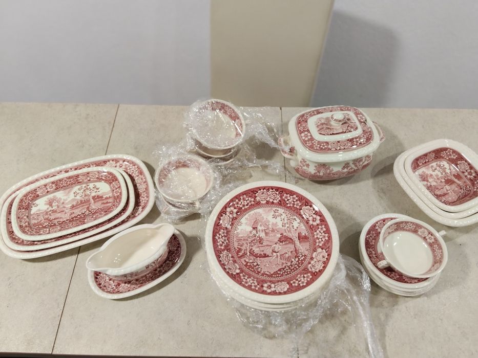 Set vesela Villeroy & Boch, colectia Rusticana Red  1500 lei