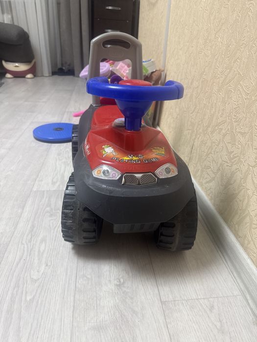 Продается машинка детская