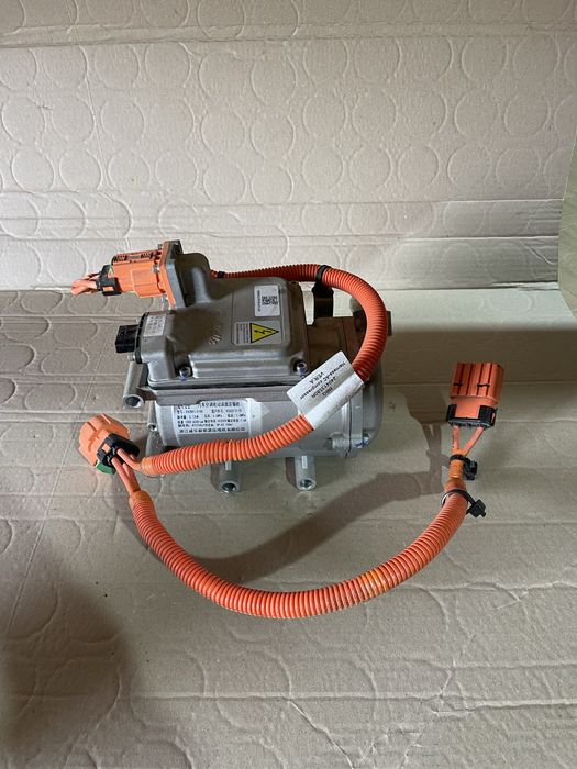 Compresor clima Dacia Spring 2 cod 926001217R an 2021-2025 complet