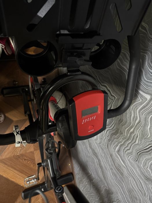 Продается велотреножор в отличном состояние