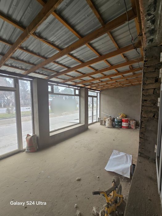 Termez shaharda 3 xonalik uy va qushimcha kochaga qaragan dukoni bn