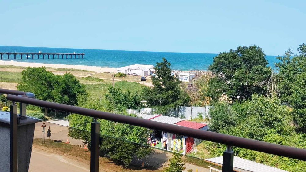 Море през прозореца!