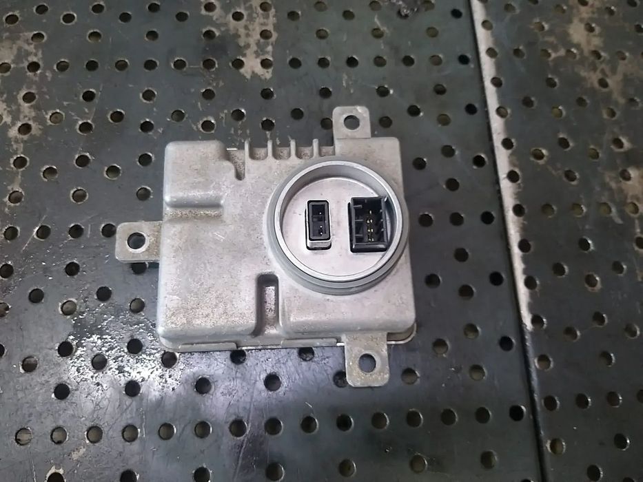 Balast xenon dreapta audi q3 8u 8k0941597c w003t20171