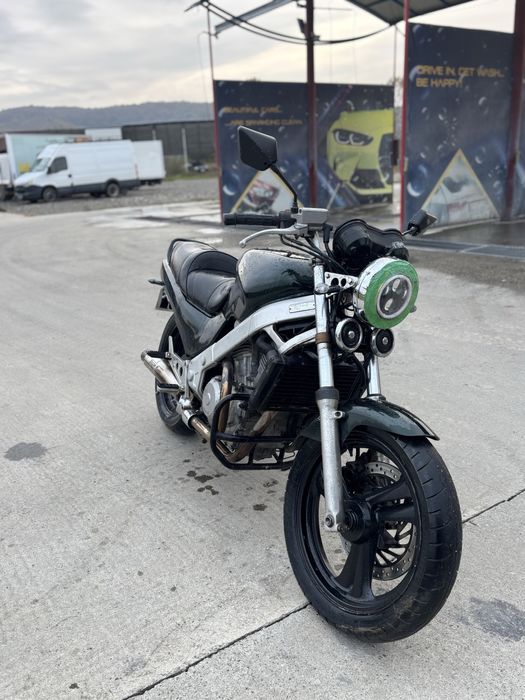 Vand sau schimb honda revere 650