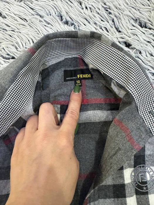 Продается рубашка на мальчика 7 лет