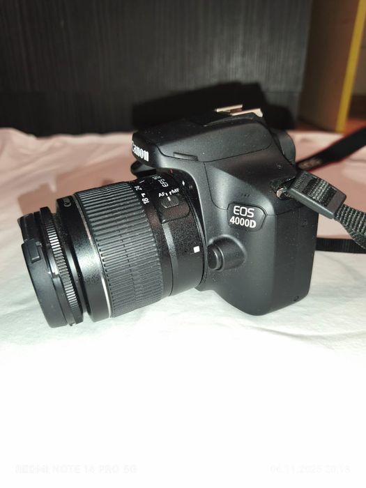 Canon EOS 4000D фотокамера