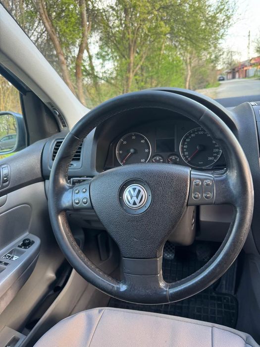 Vând mașină personală, golf 5(140cp).