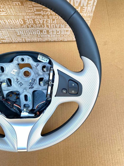 Volan piele editie limitata Renault Clio Captur nou original