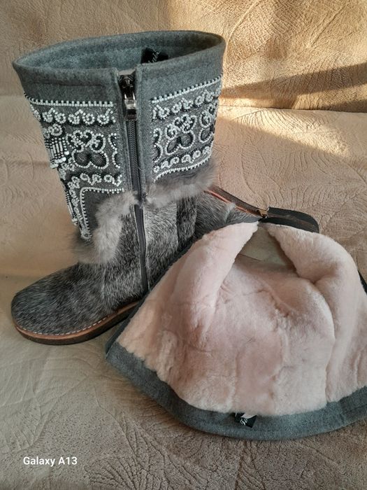 Женские сапоги унты