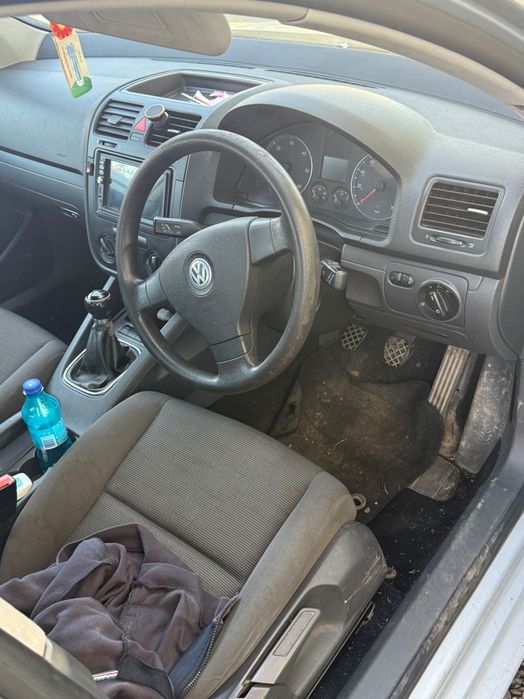 Vând wolkswagen golf 5