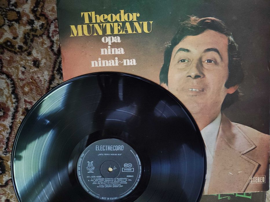 Vând discuri de vinil