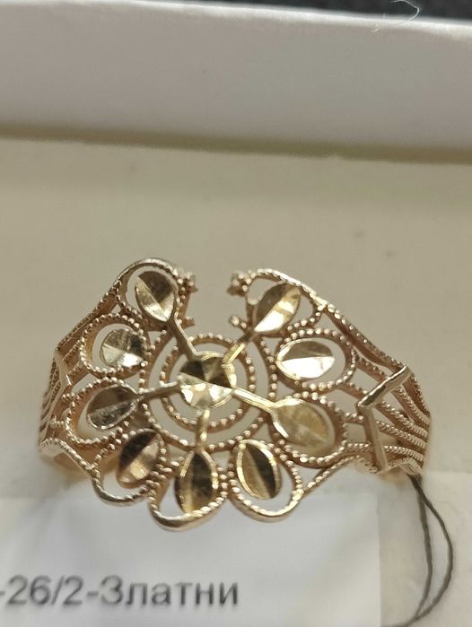 Златен дамски пръстен 1.76гр-14к