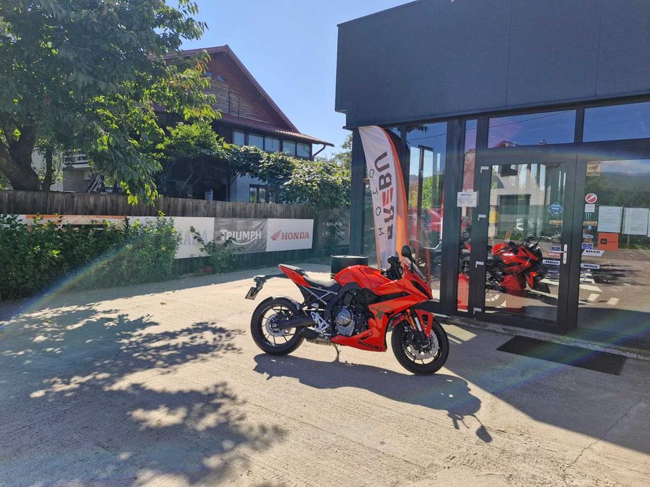 Suzuki GSX-8R nou 0 km-livrare prin EST BIKE Campina