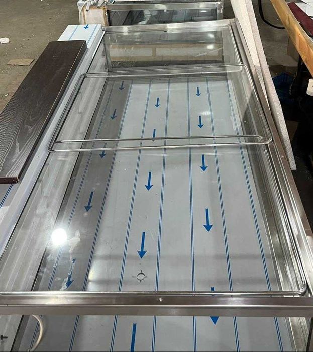 Продам ветриный холодильник срочно