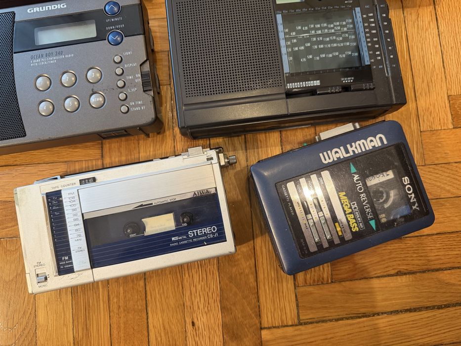 Radio uri de colectie Grundig Siemens Discman walkman radioamatori