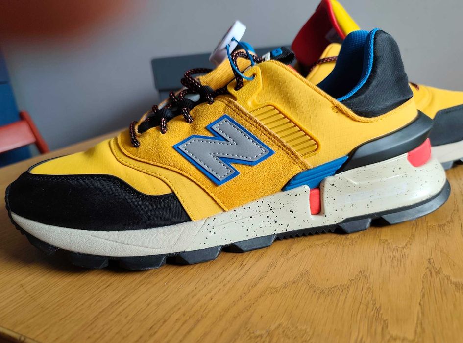 New Balance 997S Varsity Gold Black