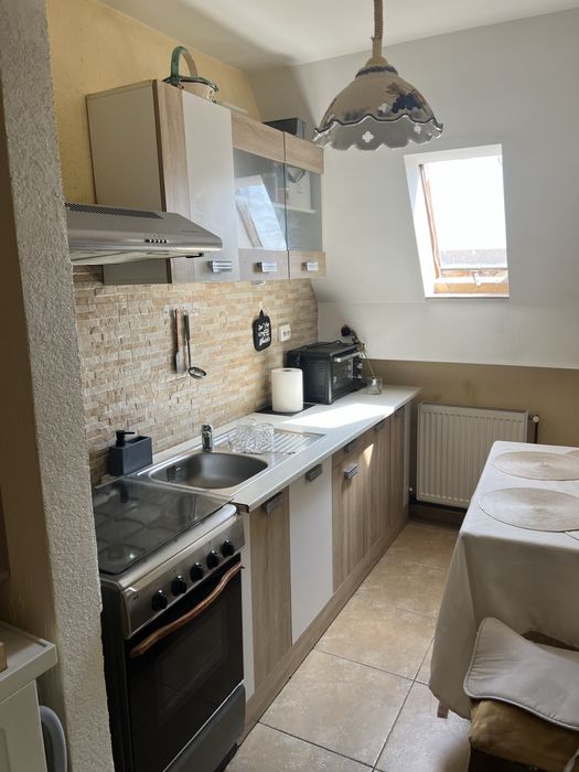 Proprietar inchiriez Apartament doua camere zona Lipovei !