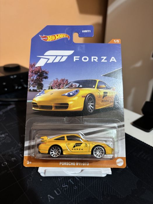 hotwheels machete masini 1/64 noi