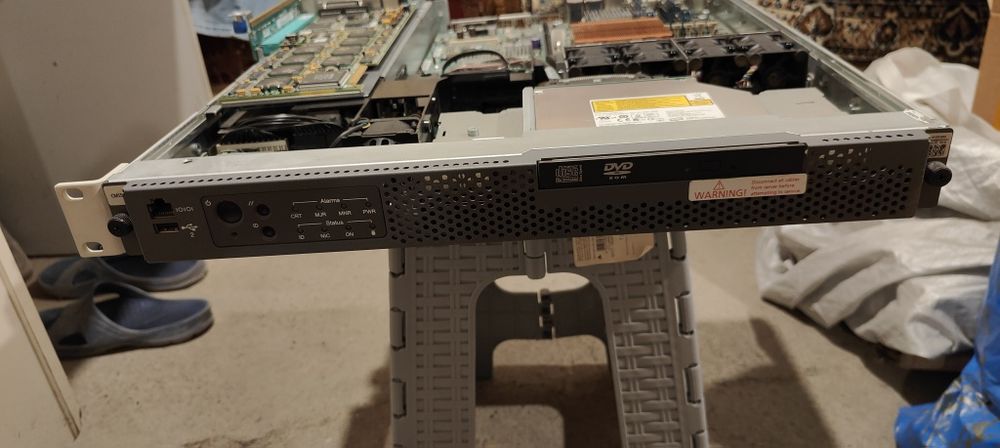 Продам 2 сервера 1U