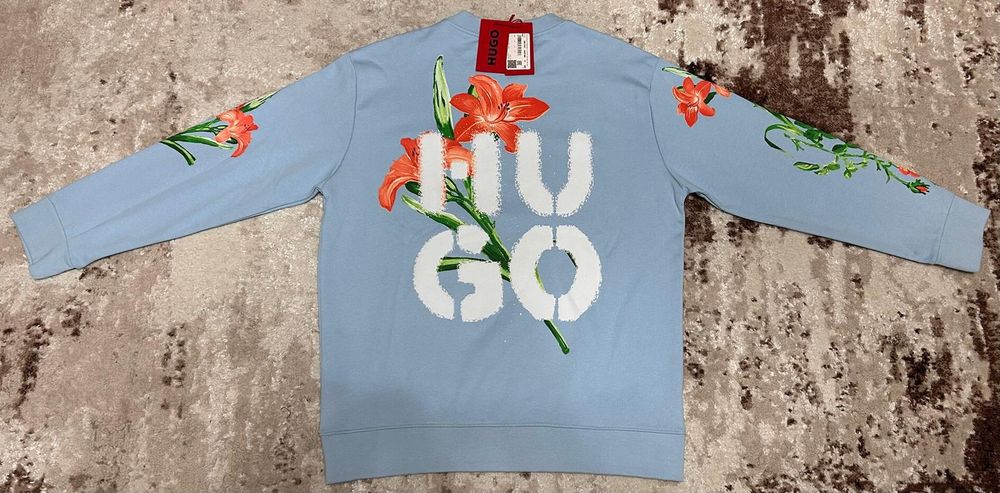 Vând bluza noua de bărbați Hugo