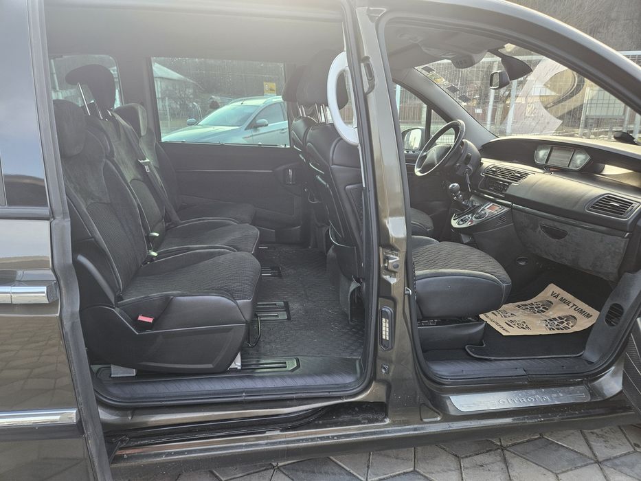 Citroen  C 8 Exclusive  2.0 disel din 2012  varianta  full!