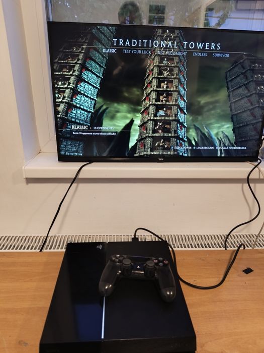 REDUCERE!!  PS4 PlayStation cu joc Mortal kombat xl și maneta NUMAI 600Ron