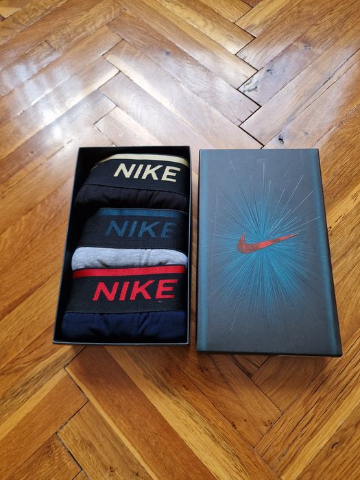 Страхотни Мъжки боксери NIKE 3бр в кутия М размер