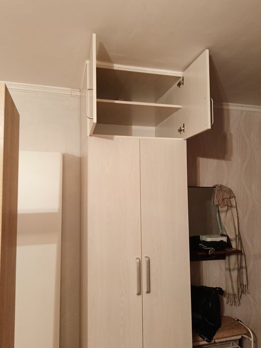 Шкаф плательный с антресолью