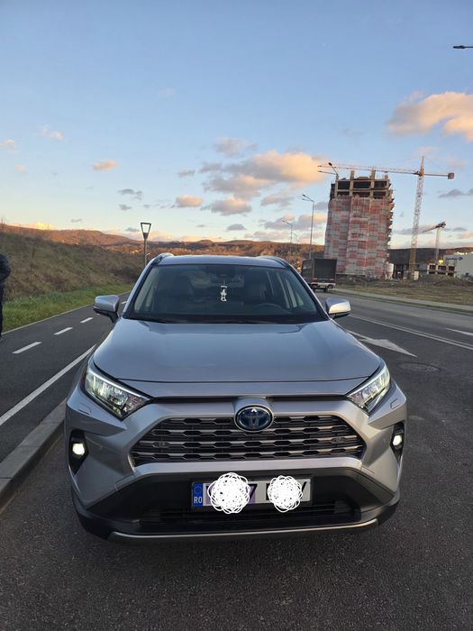 Toyota RAV4 Hybrid 2.5 HEV 218CP  Luxury • Piele • 36.000 km