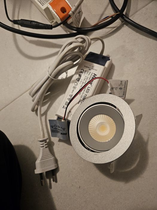 Spoturi led cu adaptor