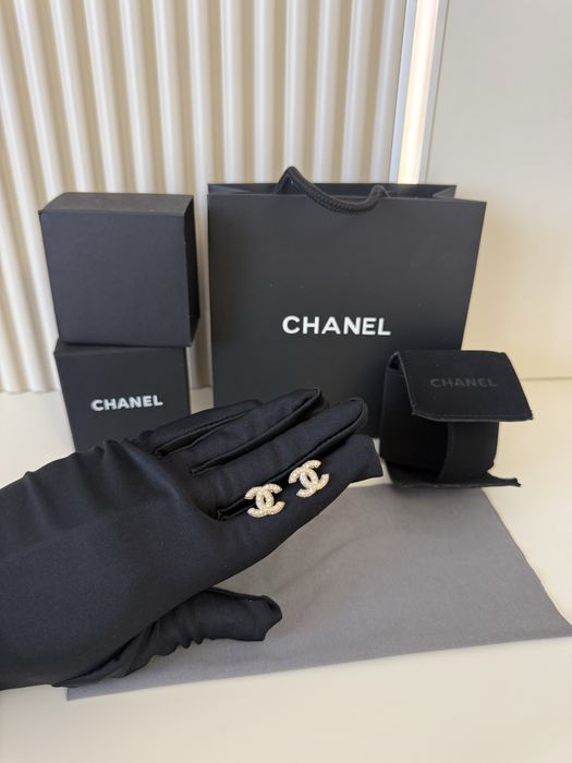 Cercei Chanel cu perle