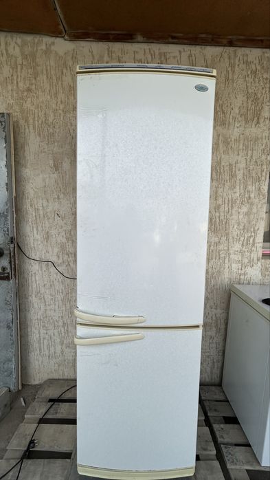 Холодильник сатылады