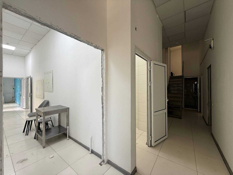 (Добрый) Аренда 45 м² и 60 м² на 1 линии проспекта Алишера Навои
