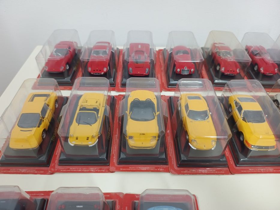 24 machete Ferrari 1/43 ( colecția Fabbri). Preț bucata