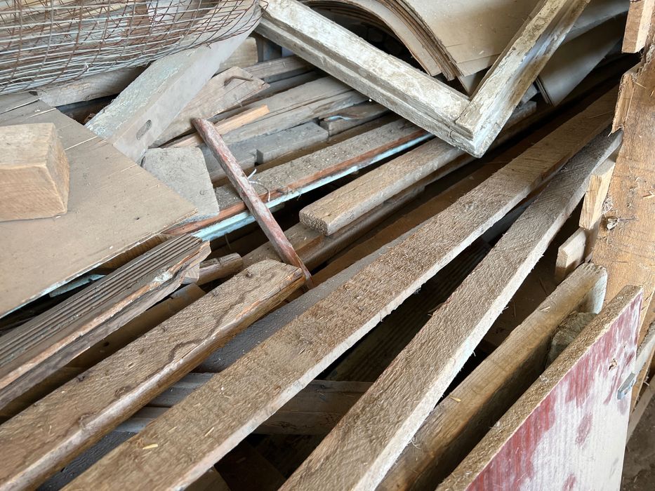 Срочно продаётся чёрный потолок