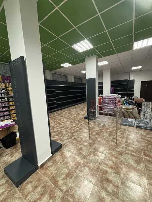 Метални стелажи за зоомагазин - търговско оборудване НОВО НАЛИЧНО