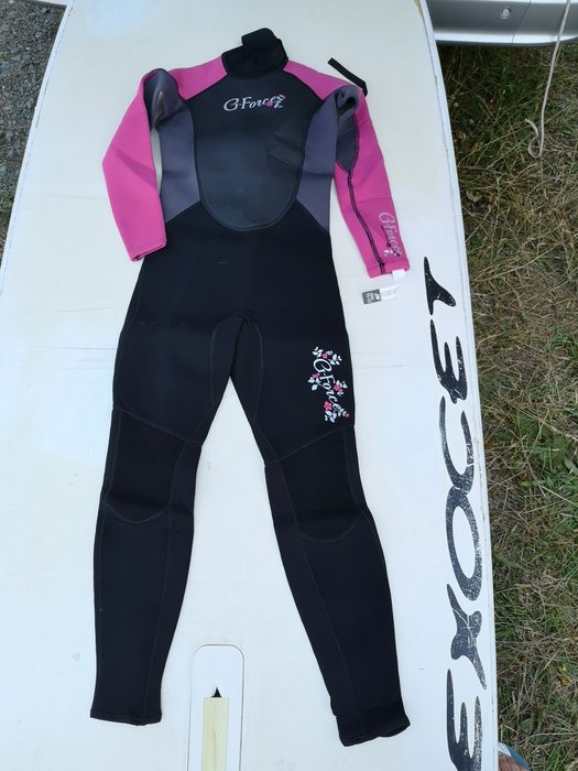 Неопрени и жилетка за водни спортове