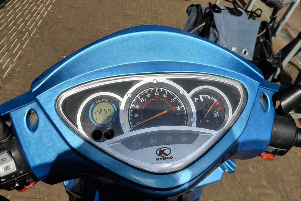 Кимко Пийпъл С 50cc – резервни части / продава се и цял скутер