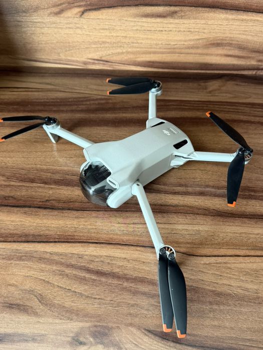 Продам дрон DJI Mini 3