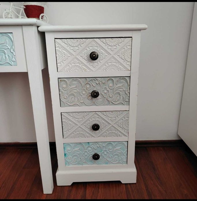 Vând birou , design modern