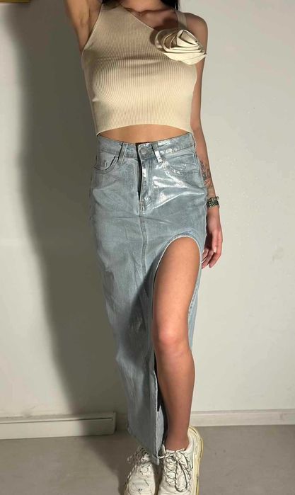 Продавам дълга пола